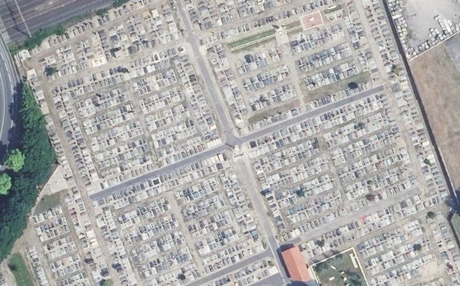 Vue aérienne du Rond-point anonyme n°262565505