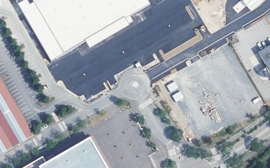 Vue aérienne du Rond-point anonyme n°262565506