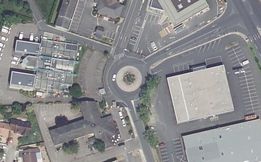 Vue aérienne du Rond-point anonyme n°26263580