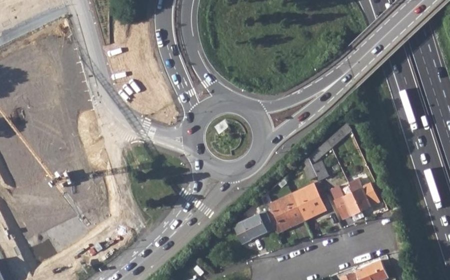 Vue aérienne du Rond-point anonyme n°26267105