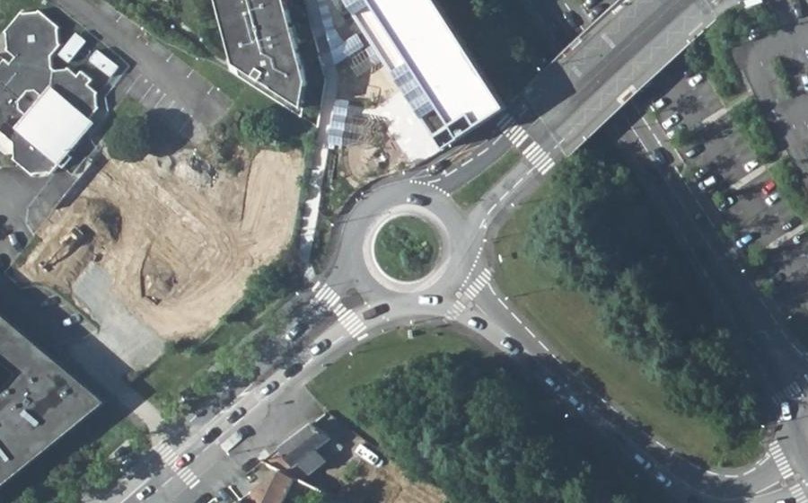 Vue aérienne du Rond-point anonyme n°26268137