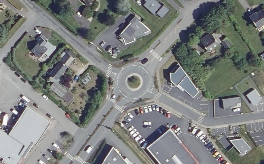 Vue aérienne du Rond-point anonyme n°262728872