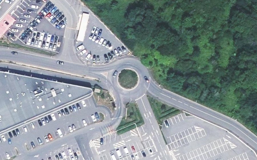 Vue aérienne du Rond-point anonyme n°26282332