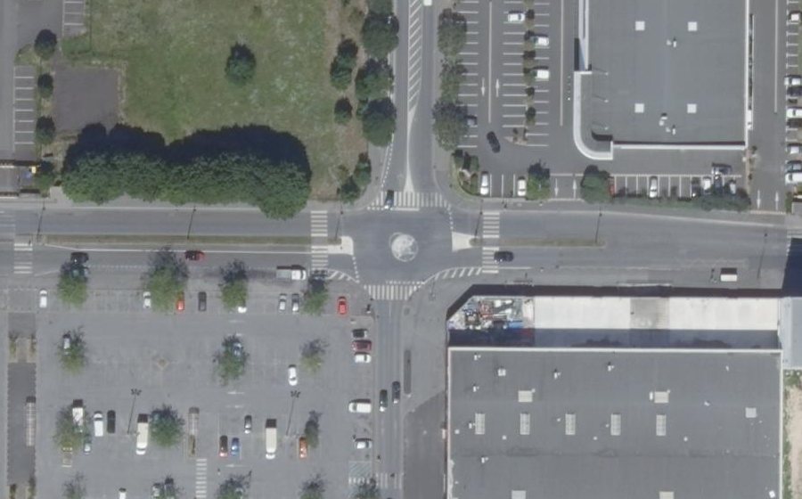 Vue aérienne du Rond-point anonyme n°26286804