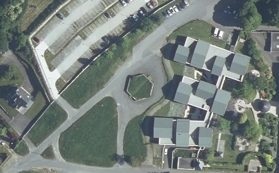 Vue aérienne du Rond-point anonyme n°262944496