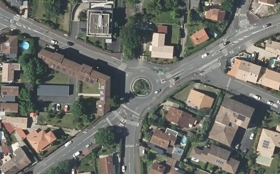 Vue aérienne du Rond-point anonyme n°26299431