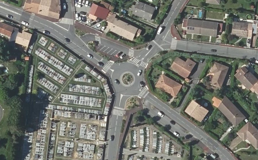 Vue aérienne du Rond-point anonyme n°26299706