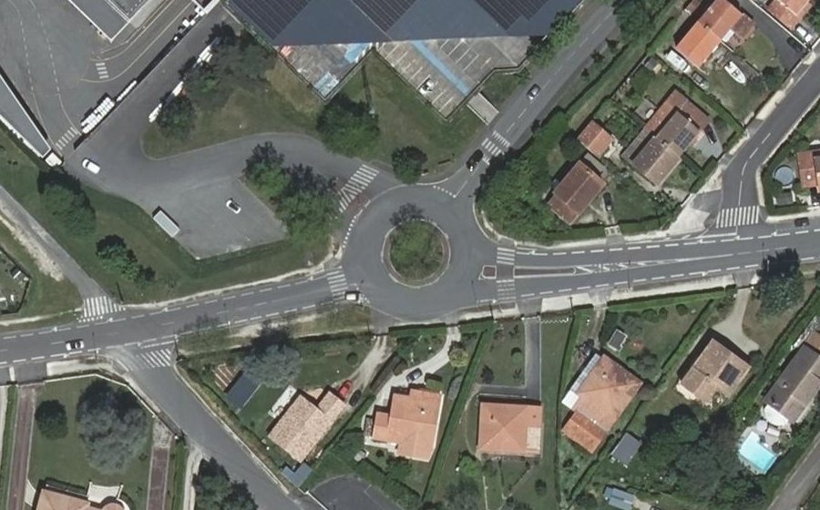 Vue aérienne du Rond-point anonyme n°26299763
