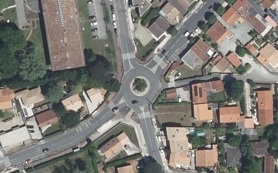 Vue aérienne du Rond-point anonyme n°26299915