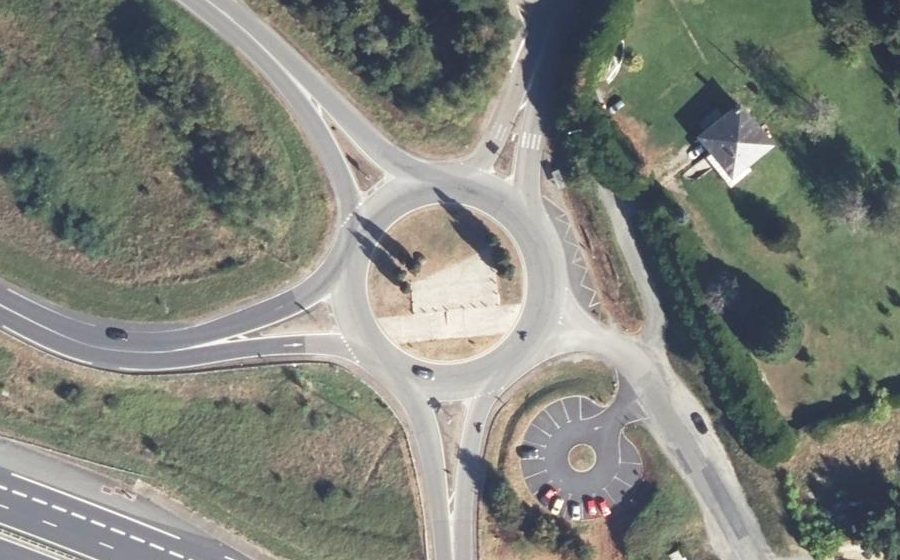 Vue aérienne du Rond-point anonyme n°26303001