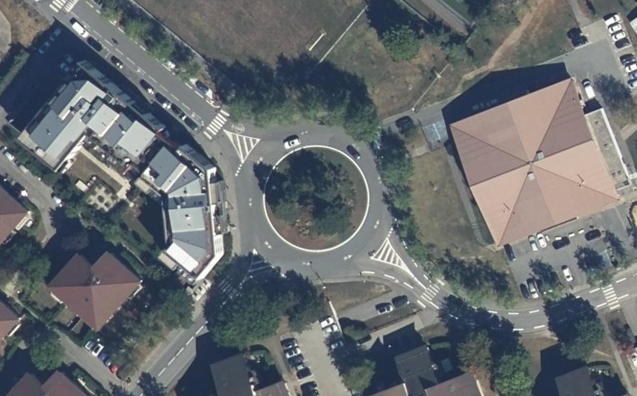 Vue aérienne du Rond-point anonyme n°26307780