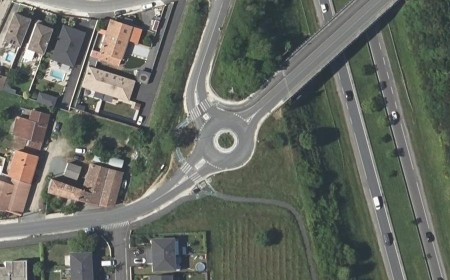 Vue aérienne du Rond-point anonyme n°26309484