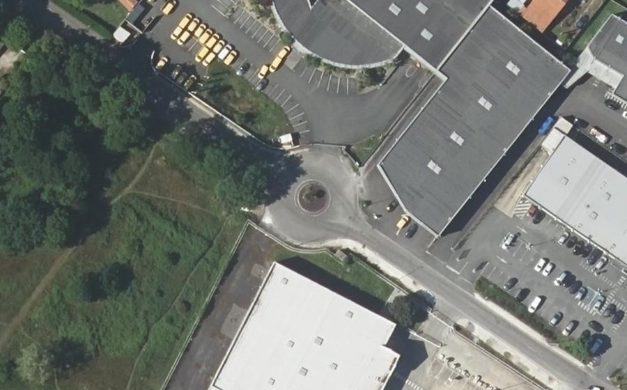 Vue aérienne du Rond-point anonyme n°26309665