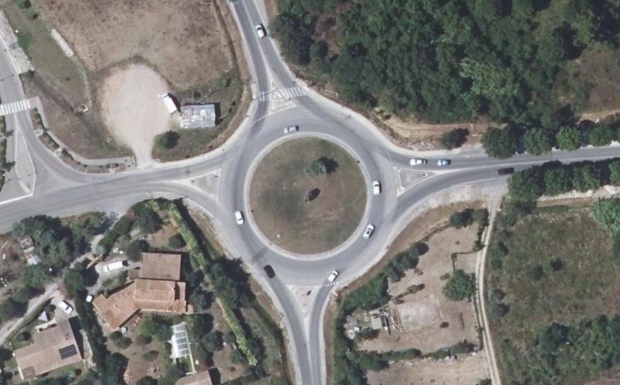 Vue aérienne du Rond-point anonyme n°26318435