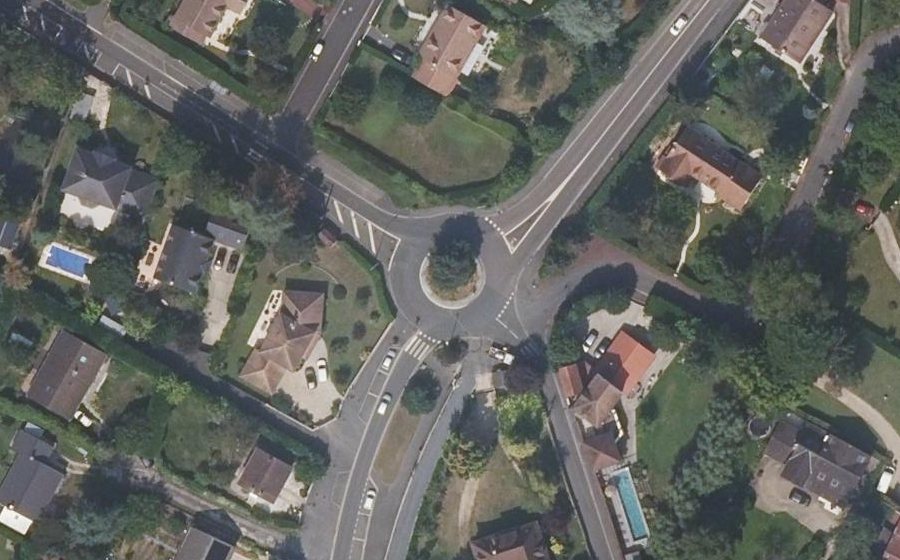 Vue aérienne du Rond-point anonyme n°26319719