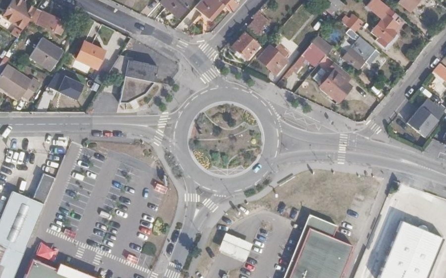 Vue aérienne du Rond-point anonyme n°263202008