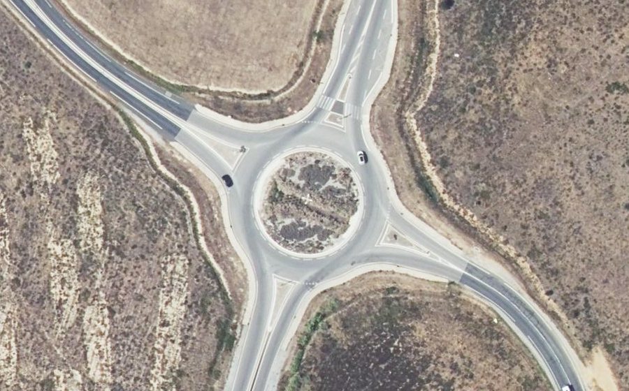 Vue aérienne du Rond-point anonyme n°26328346
