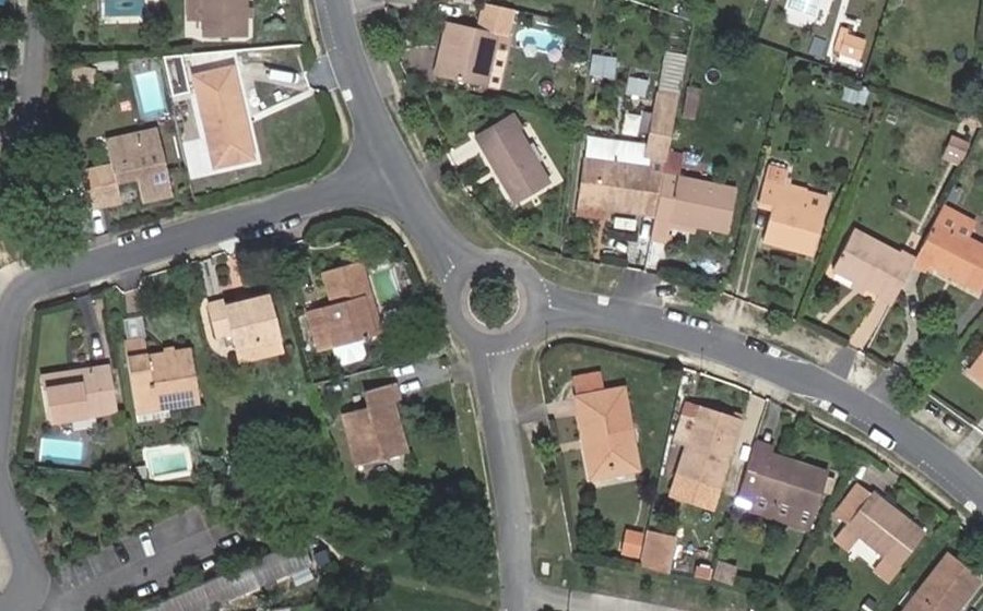 Vue aérienne du Rond-point anonyme n°26337506