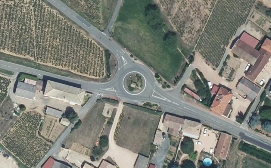 Vue aérienne du Rond-point anonyme n°26338004
