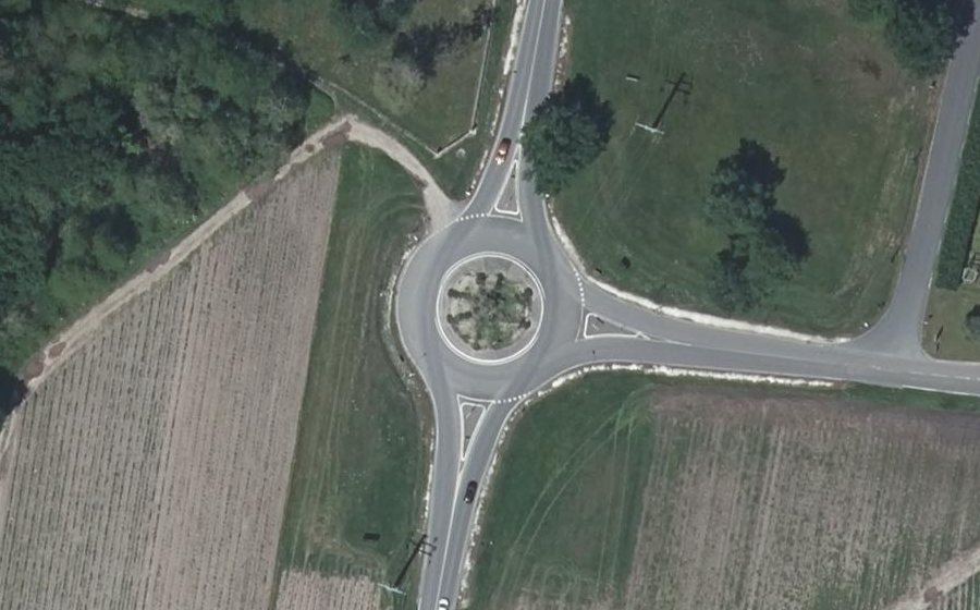 Vue aérienne du Rond-point anonyme n°263565632