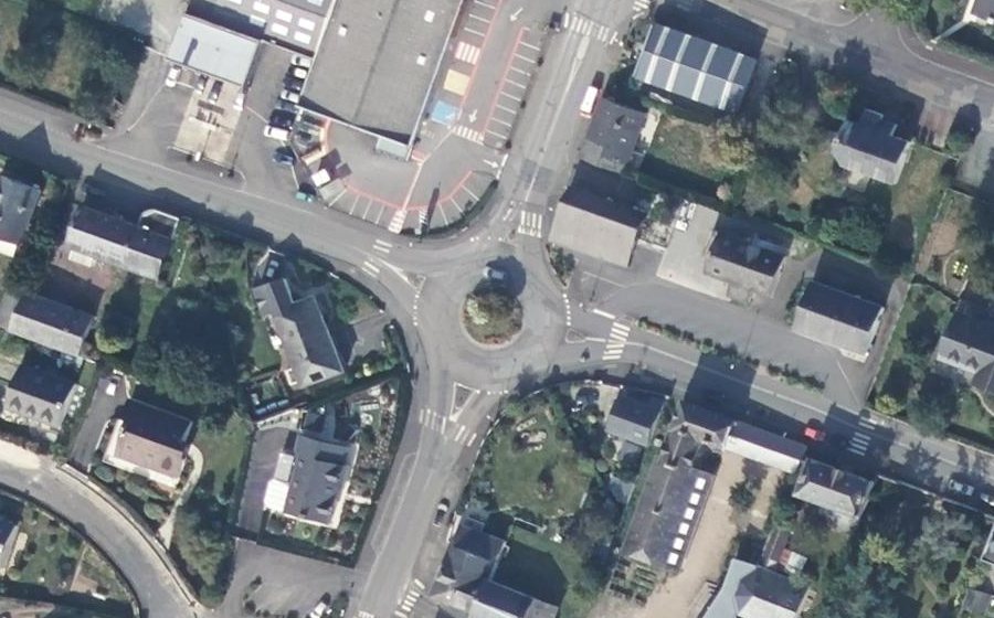 Vue aérienne du Rond-point anonyme n°26366472