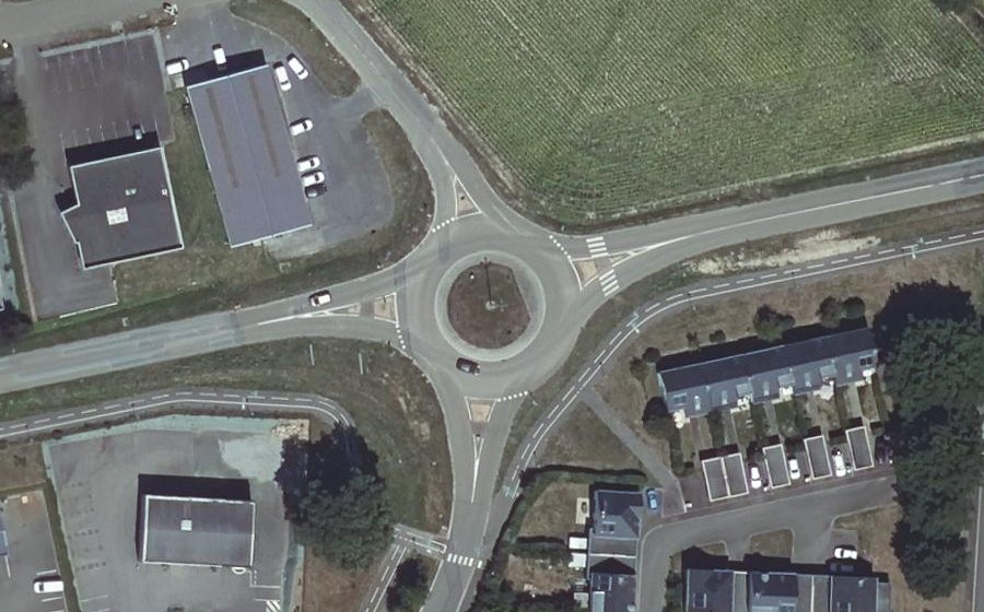 Vue aérienne du Rond-point anonyme n°26366813
