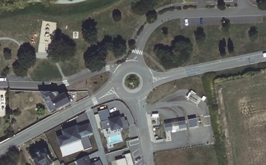 Vue aérienne du Rond-point anonyme n°26369997