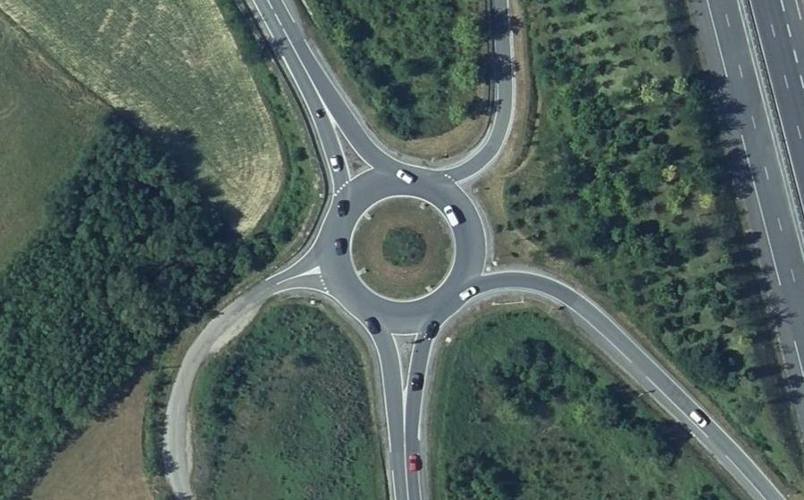 Vue aérienne du Rond-point anonyme n°26370497
