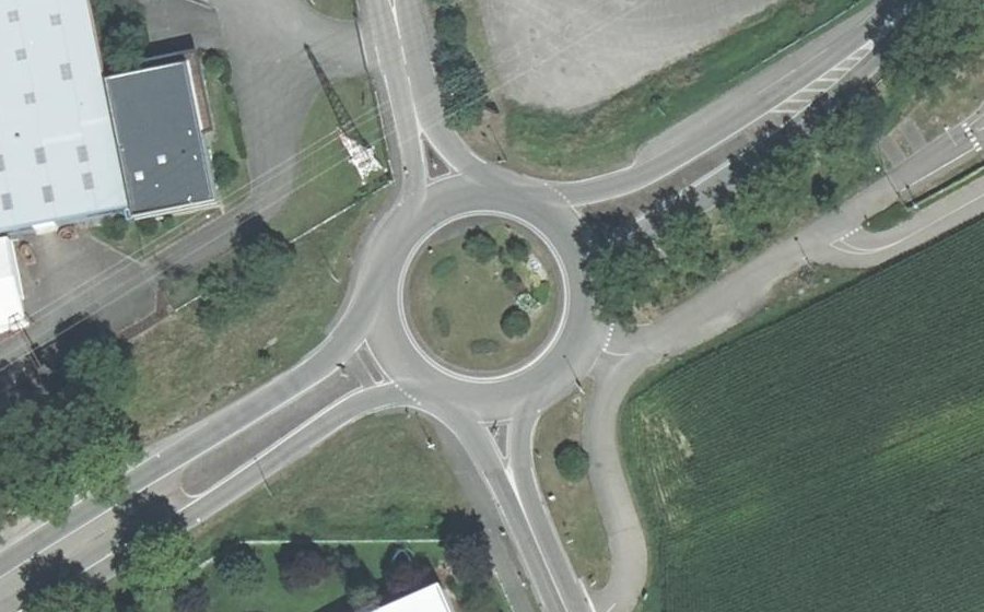 Vue aérienne du Rond-point anonyme n°26372043