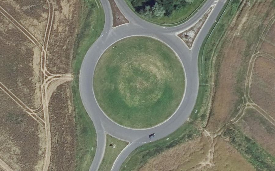 Vue aérienne du Rond-point anonyme n°26372247
