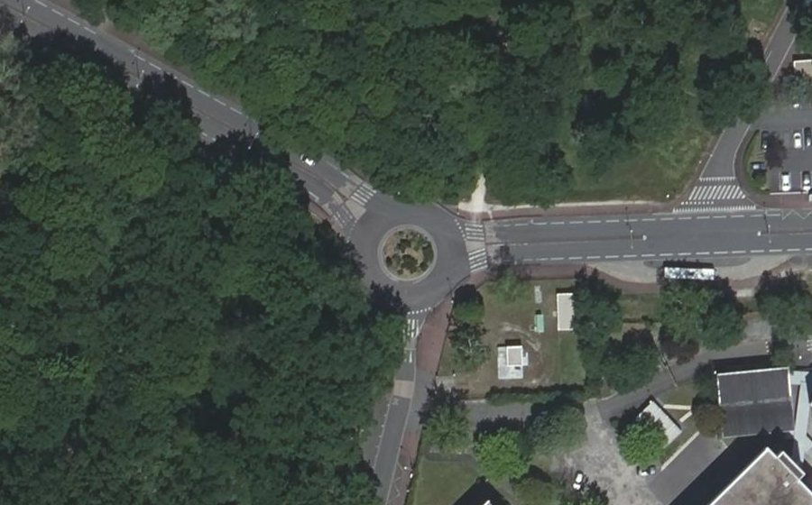 Vue aérienne du Rond-point anonyme n°26373083