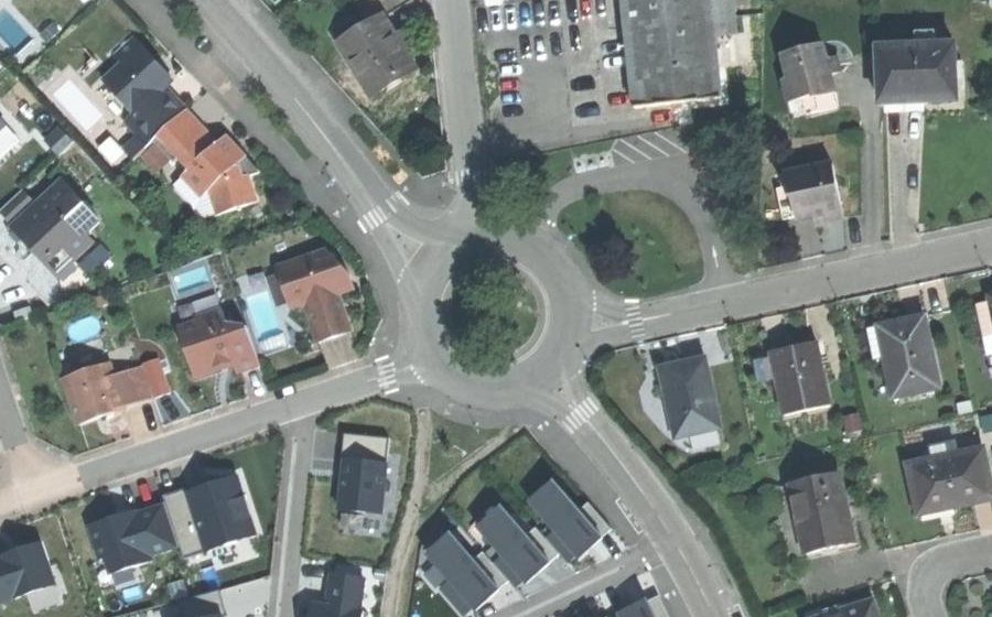 Vue aérienne du Rond-point anonyme n°26374634