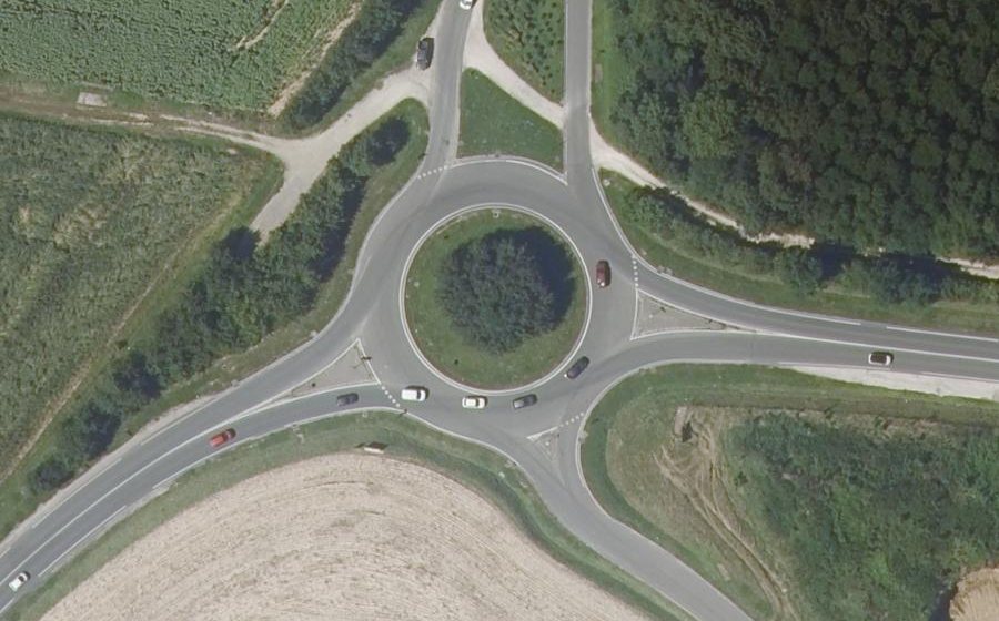 Vue aérienne du Rond-point anonyme n°26375216