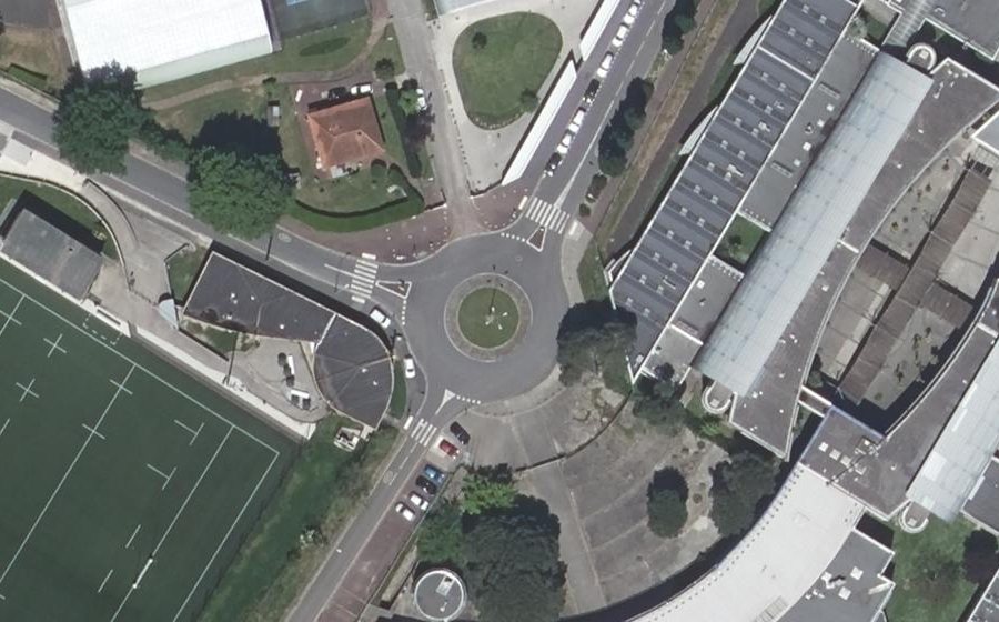 Vue aérienne du Rond-point anonyme n°26377177