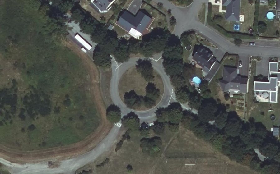 Vue aérienne du Rond-point anonyme n°26382306