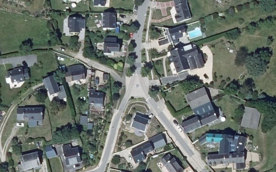 Vue aérienne du Rond-point anonyme n°26386743