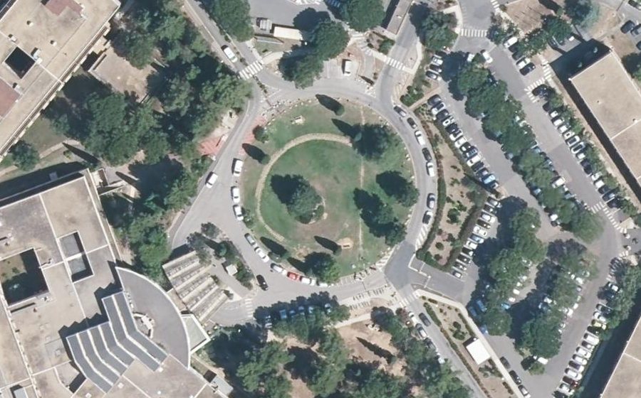 Vue aérienne du Rond-point anonyme n°26388190
