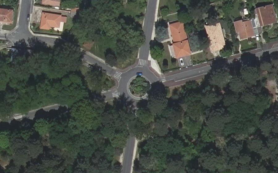 Vue aérienne du Rond-point anonyme n°26388562