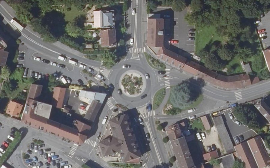Vue aérienne du Rond-point anonyme n°26388628