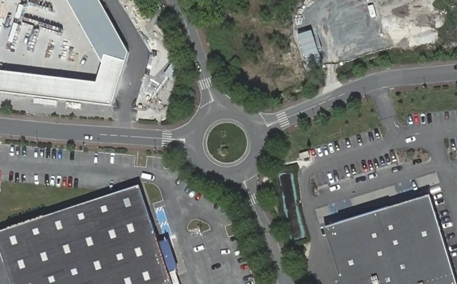 Vue aérienne du Rond-point anonyme n°26388754