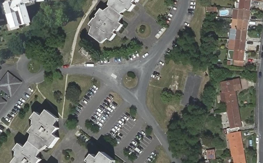 Vue aérienne du Rond-point anonyme n°26388884