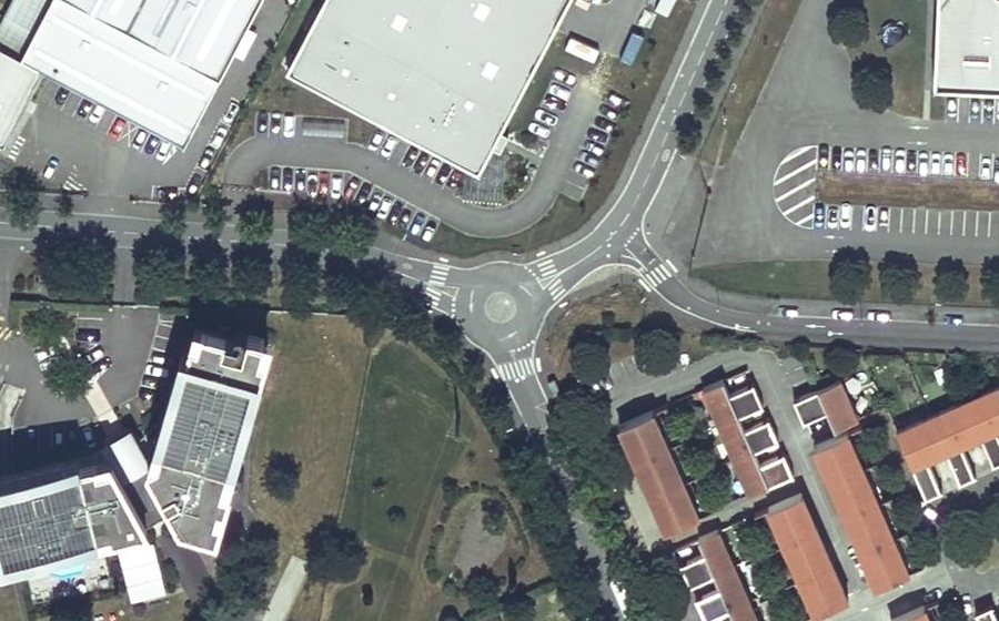 Vue aérienne du Rond-point anonyme n°26392559