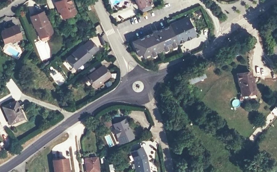 Vue aérienne du Rond-point anonyme n°26402964
