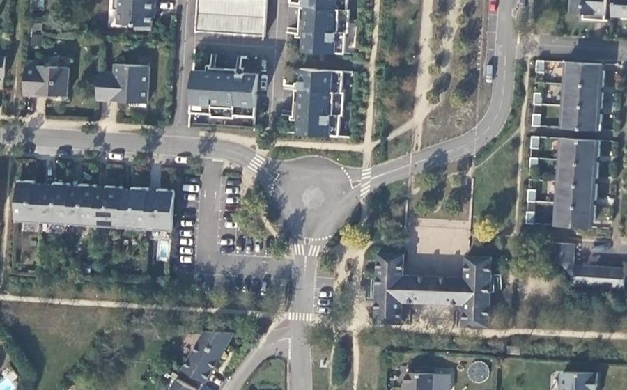 Vue aérienne du Rond-point anonyme n°26405080