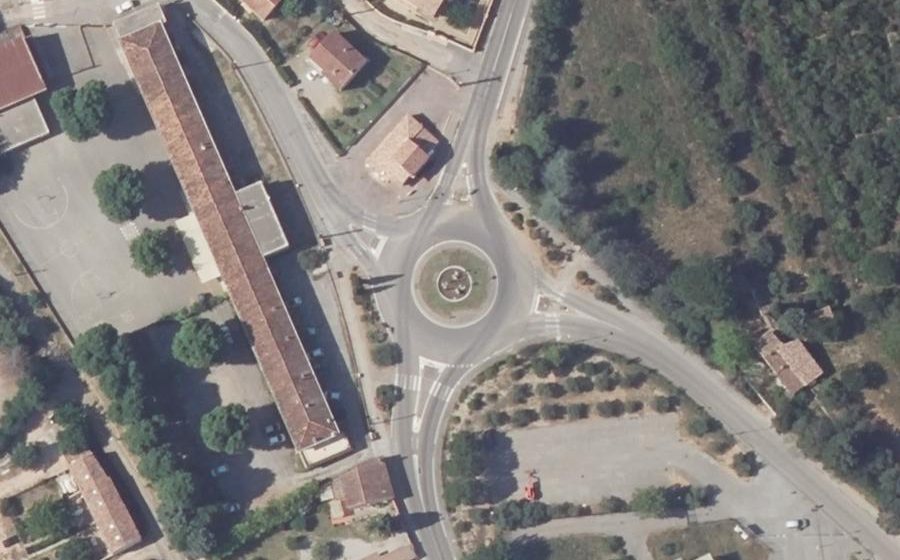 Vue aérienne du Rond-point anonyme n°26411963