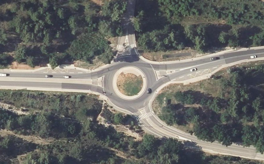 Vue aérienne du Rond-point anonyme n°26413058