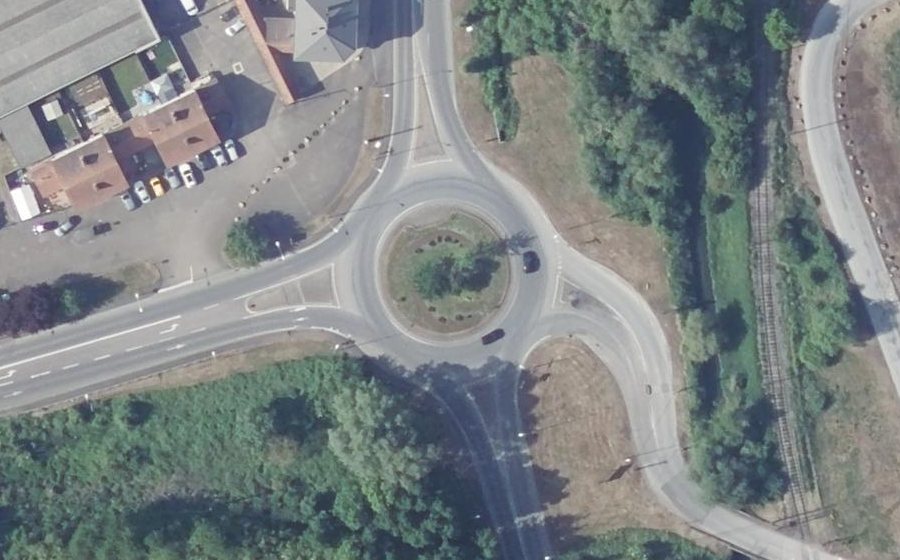 Vue aérienne du Rond-point anonyme n°26414640