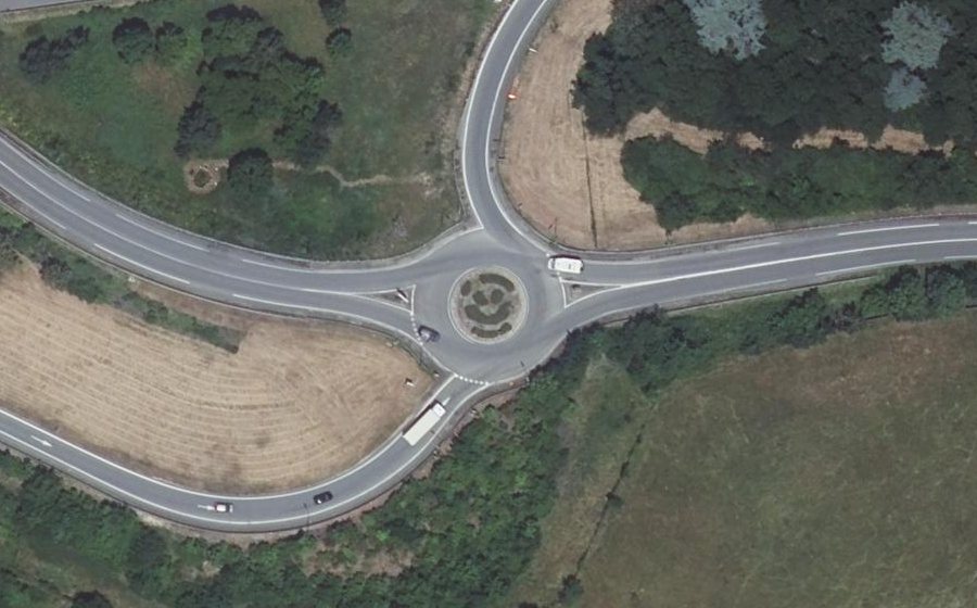 Vue aérienne du Rond-point anonyme n°264205841