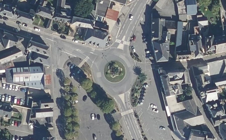 Vue aérienne du Rond-point anonyme n°26435035