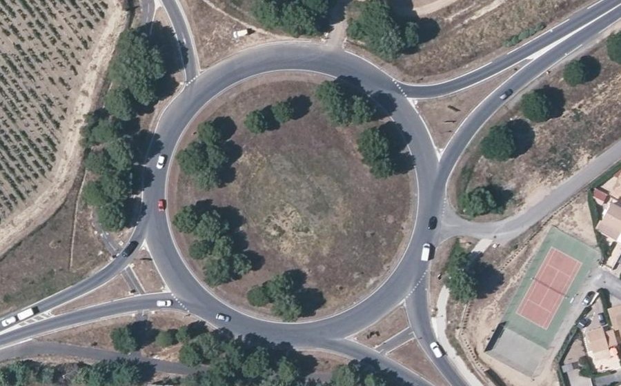 Vue aérienne du Rond-point anonyme n°26437131